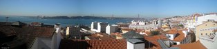 Lisboa e o Rio Tejo vistos do Miradouro de Sta.Catarina