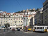 Praça da Figueira com a vista do Castelo de São Jorge
